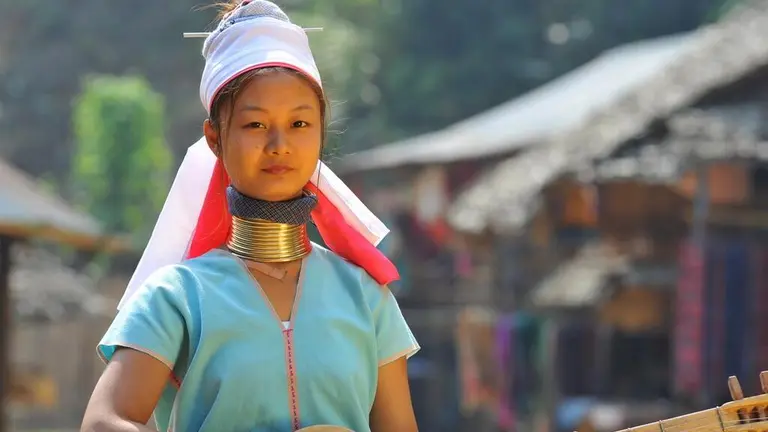 mujeres-jirafa-de-tailandia ontia